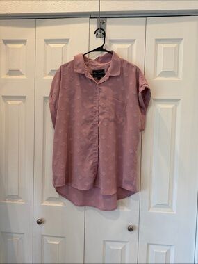 Button-Down Short Sleeve Blouse in Dusty Rose